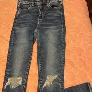 Stretchy, skin tight adorable jeans!!